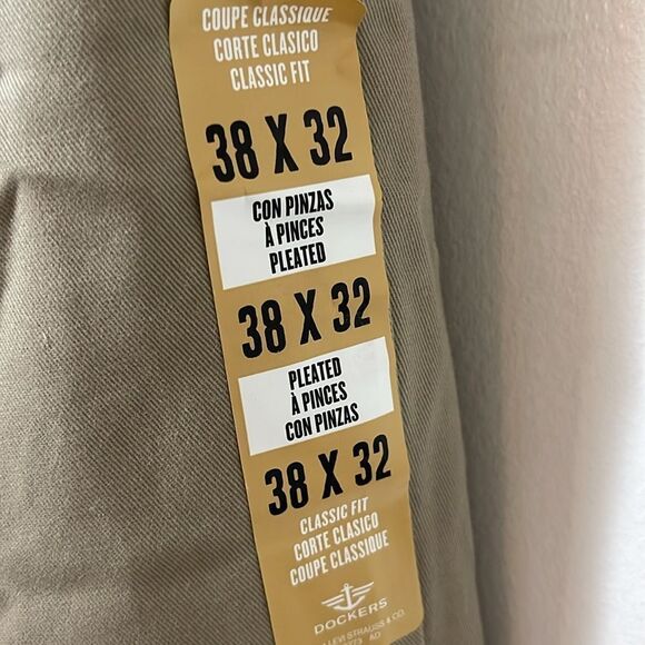 NWT dockers easy khaki pants size 38 x 32 - Picture 9 of 9
